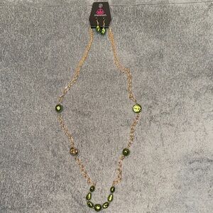 Paparazzi-Exquisite Green and Gold Necklace Set